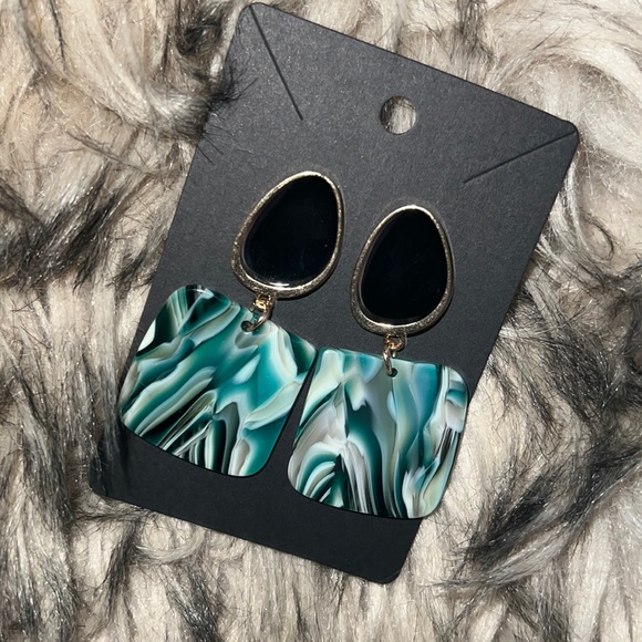 ~SOLD~ - Picture 3 of 4